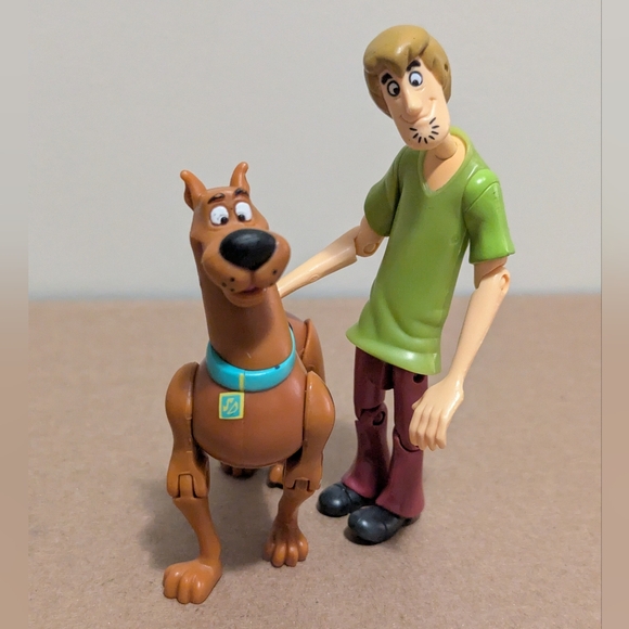 Vintage Scooby-Doo Figure Set (2001) - Picture 2 of 16